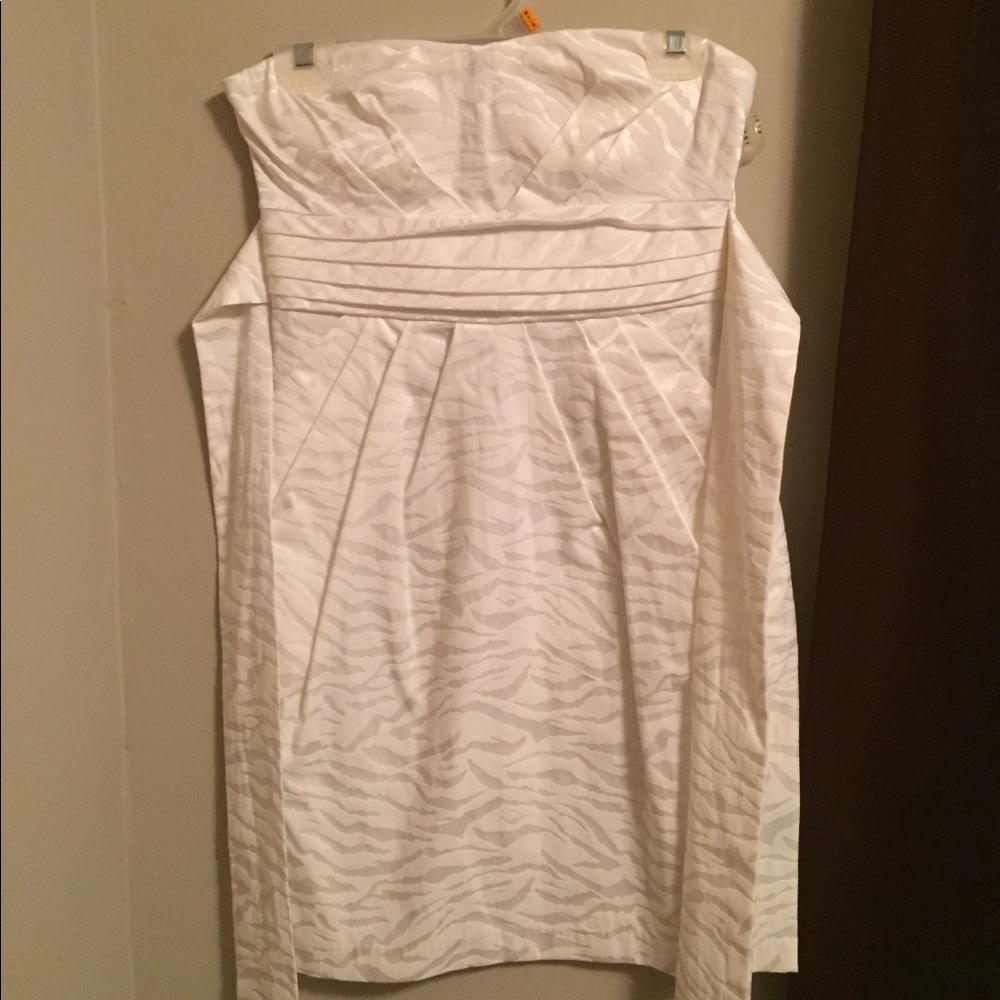 Strapless formal dress